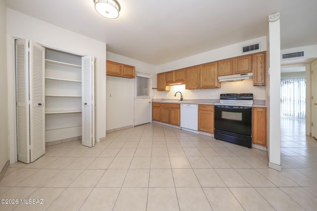 4370 N Hansa Place, Tucson, AZ 85705