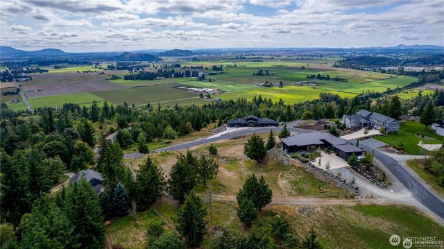 7583 Avalon Heights Way, Sedro Woolley, WA 98284
