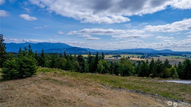 7583 Avalon Heights Way, Sedro Woolley, WA 98284