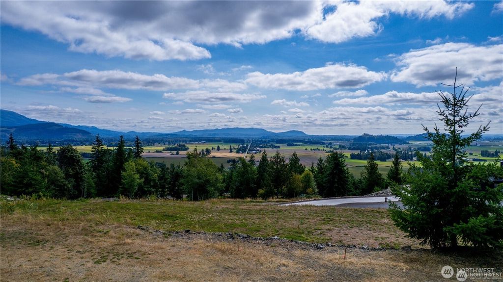 7583 Avalon Heights Way, Sedro Woolley, WA 98284