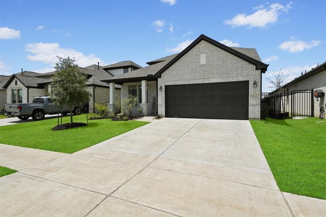 7555 Coral Lake Drive, Cypress, TX 77433
