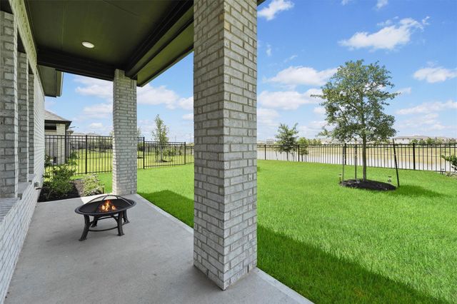7555 Coral Lake Drive, Cypress, TX 77433