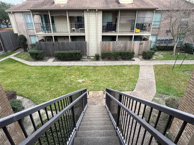 700 Thicket Lane 406, Houston, TX 77079
