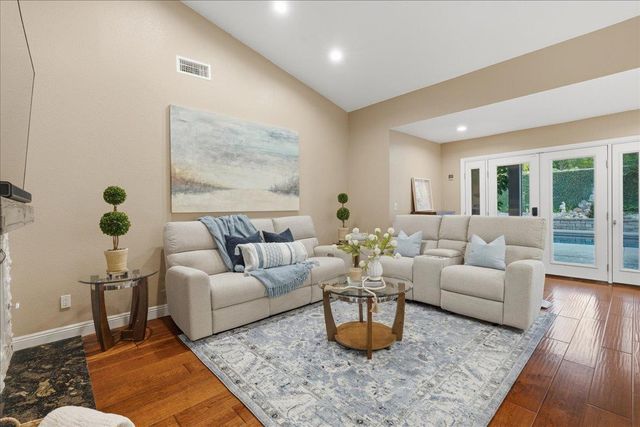 505 Wallingford Ln, Folsom, CA 95630