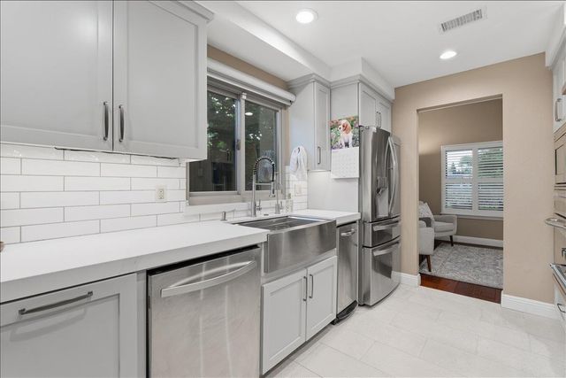 505 Wallingford Ln, Folsom, CA 95630