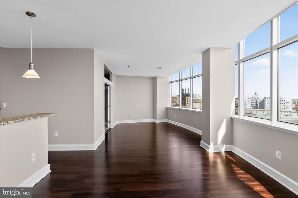Image 1 of property listing at 201-59 N 8TH ST #512, Philadelphia, PA 19106