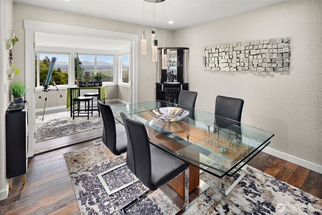 8807 Shadow Wood Drive, Everett, WA 98208