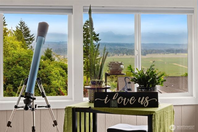 8807 Shadow Wood Drive, Everett, WA 98208