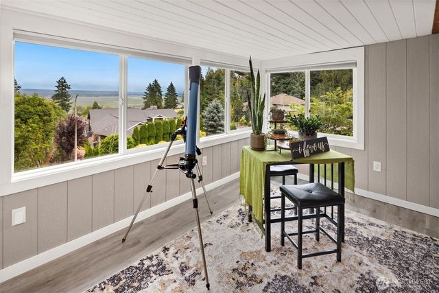 8807 Shadow Wood Drive, Everett, WA 98208