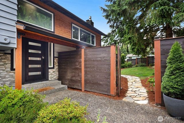 8807 Shadow Wood Drive, Everett, WA 98208