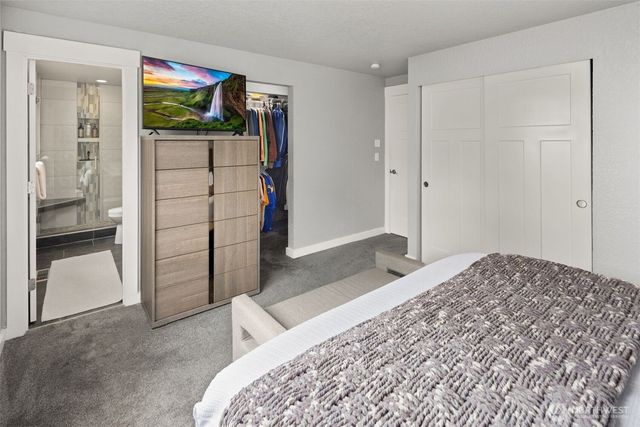 8807 Shadow Wood Drive, Everett, WA 98208