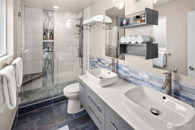 8807 Shadow Wood Drive, Everett, WA 98208