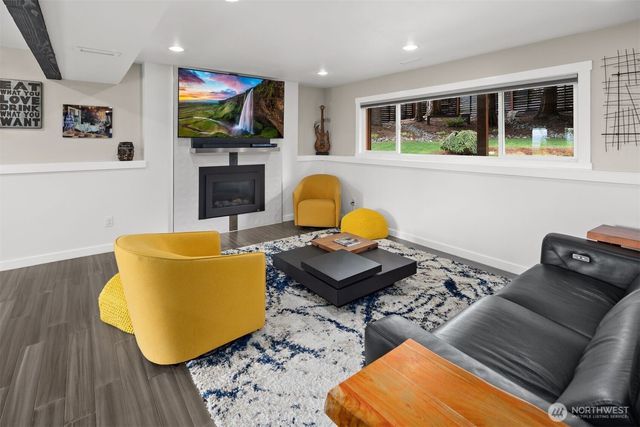 8807 Shadow Wood Drive, Everett, WA 98208