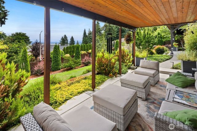 8807 Shadow Wood Drive, Everett, WA 98208