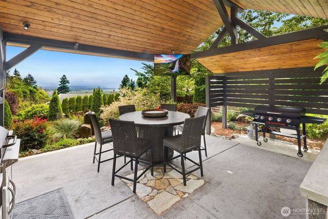 8807 Shadow Wood Drive, Everett, WA 98208