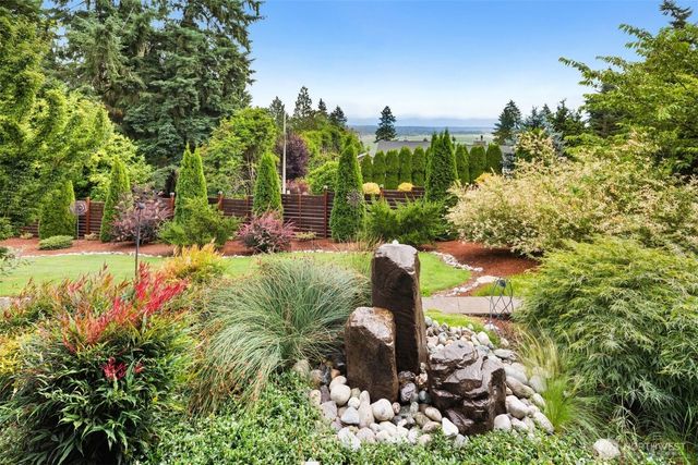 8807 Shadow Wood Drive, Everett, WA 98208