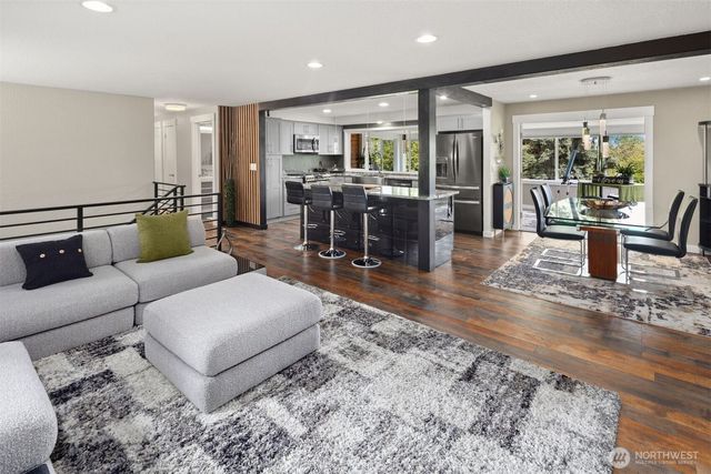 8807 Shadow Wood Drive, Everett, WA 98208