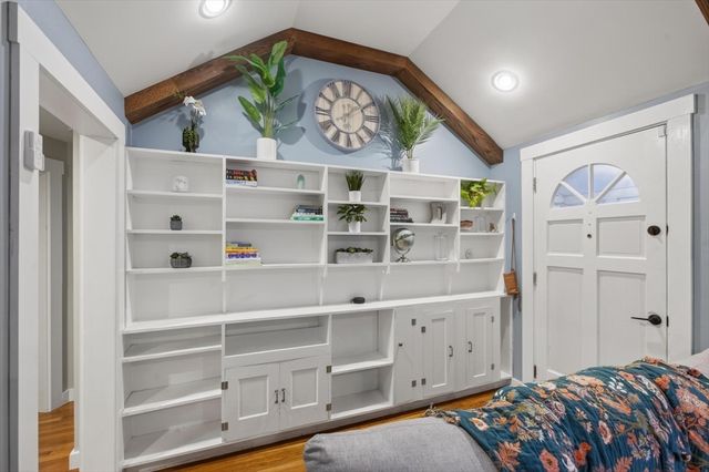 14 Francis Wyman Rd, Burlington, MA 01803