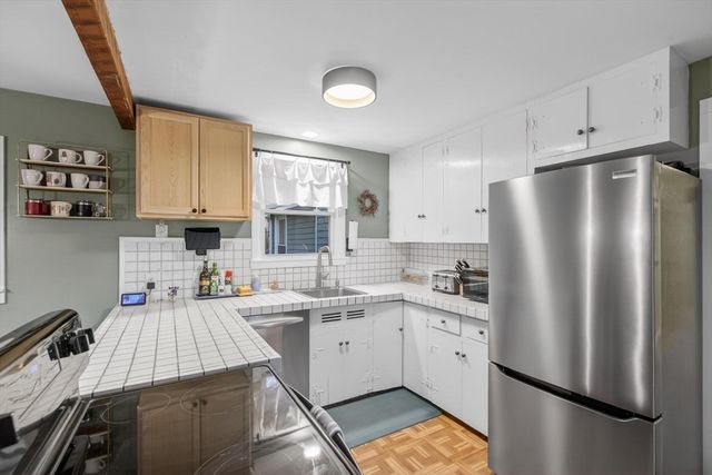 14 Francis Wyman Rd, Burlington, MA 01803