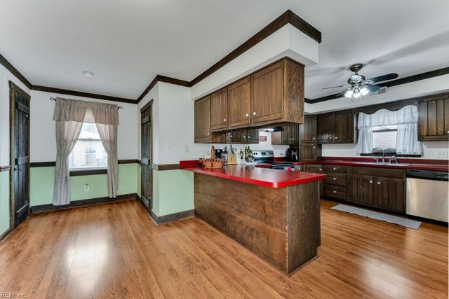14 Quinn ST, Hampton, VA 23669