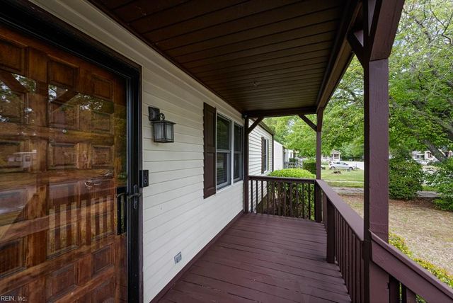 14 Quinn ST, Hampton, VA 23669