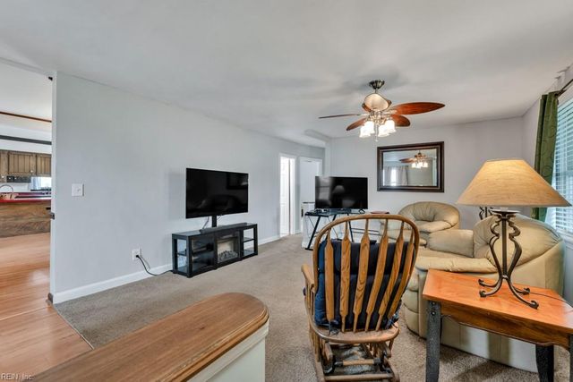 14 Quinn ST, Hampton, VA 23669