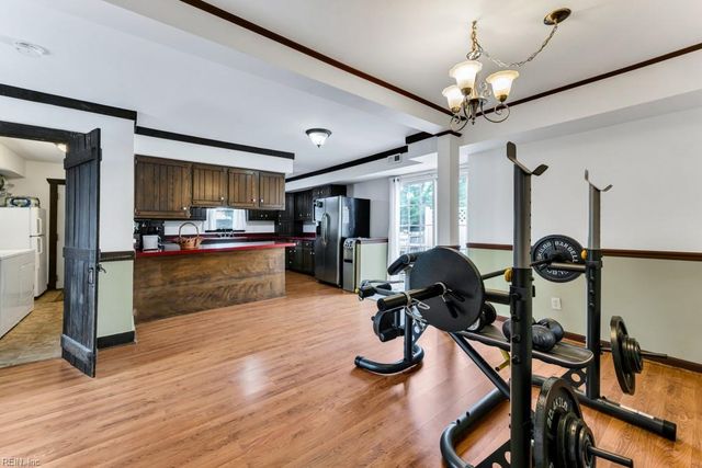 14 Quinn ST, Hampton, VA 23669