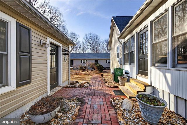 980 WALTONS STORE RD, Louisa, VA 23093