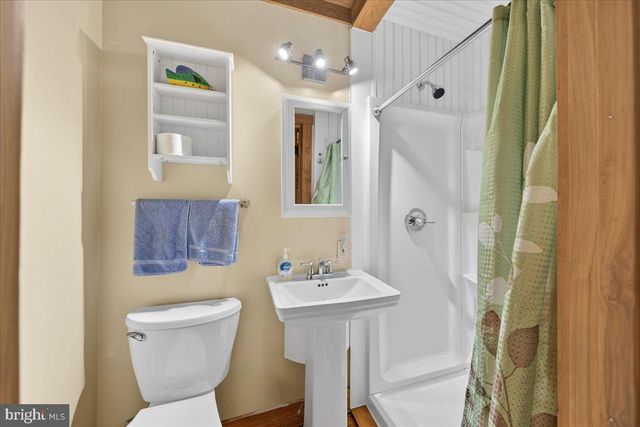 980 WALTONS STORE RD, Louisa, VA 23093