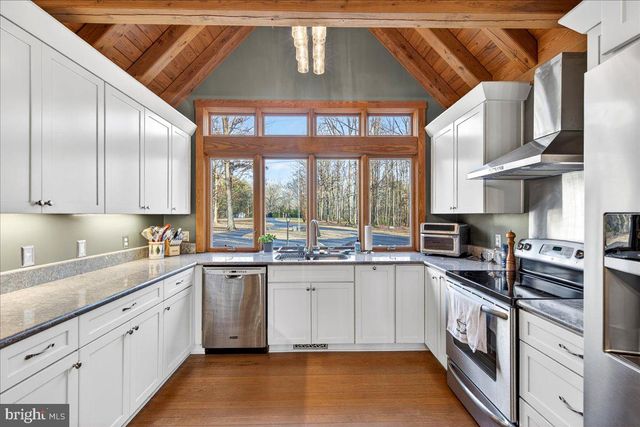 980 WALTONS STORE RD, Louisa, VA 23093