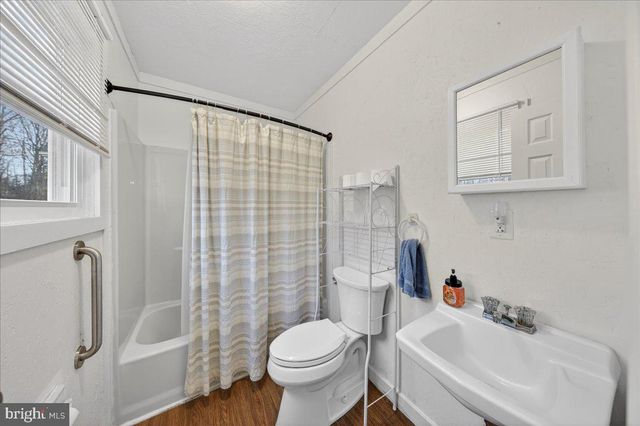 980 WALTONS STORE RD, Louisa, VA 23093