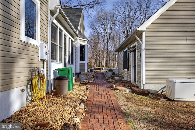 980 WALTONS STORE RD, Louisa, VA 23093