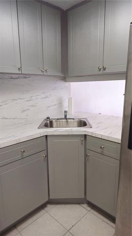 4550 NW 9th St 505E, Miami, FL 33126