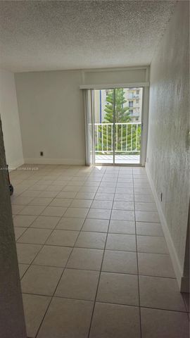 4550 NW 9th St 505E, Miami, FL 33126