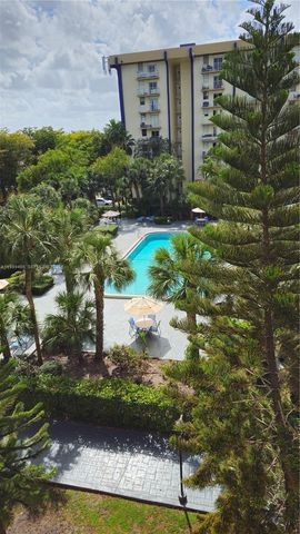 4550 NW 9th St 505E, Miami, FL 33126