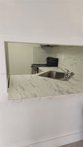 4550 NW 9th St 505E, Miami, FL 33126