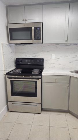 4550 NW 9th St 505E, Miami, FL 33126