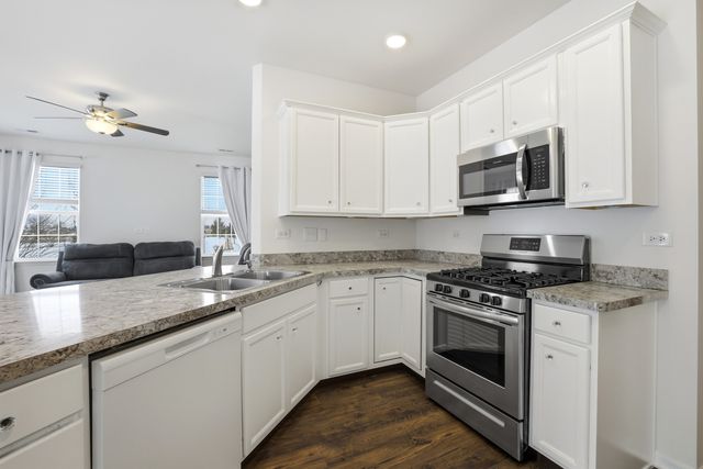 1838 Southern Circle 1838, Pingree Grove, IL 60140