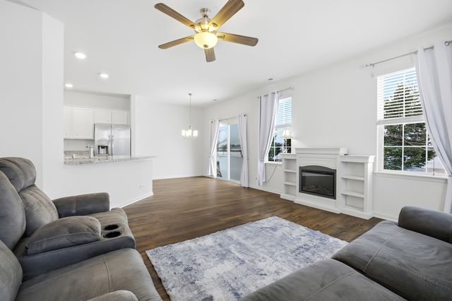 1838 Southern Circle 1838, Pingree Grove, IL 60140