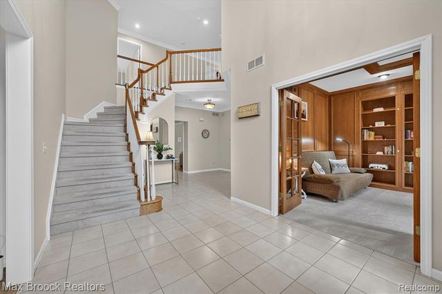1822 Lexington Drive, Troy, MI 48084