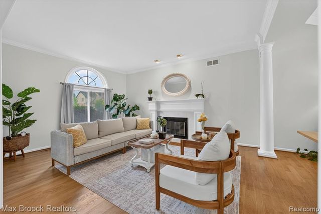 1822 Lexington Drive, Troy, MI 48084