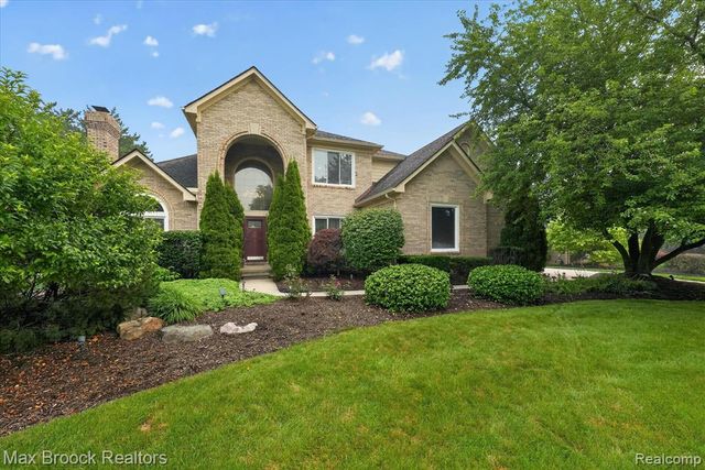 1822 Lexington Drive, Troy, MI 48084