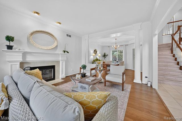 1822 Lexington Drive, Troy, MI 48084