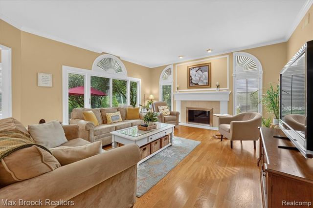 1822 Lexington Drive, Troy, MI 48084