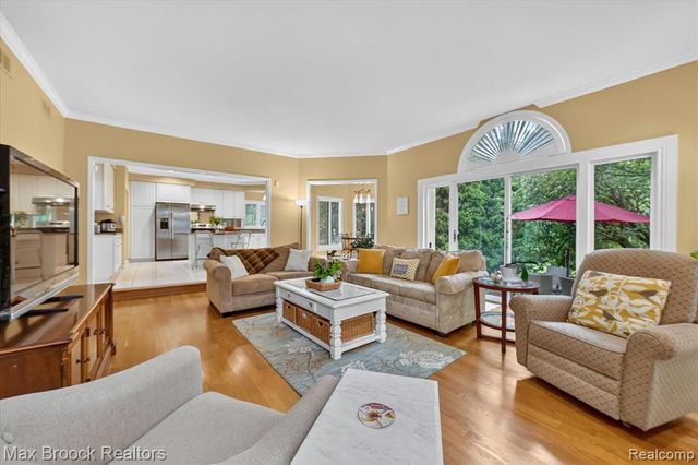 1822 Lexington Drive, Troy, MI 48084