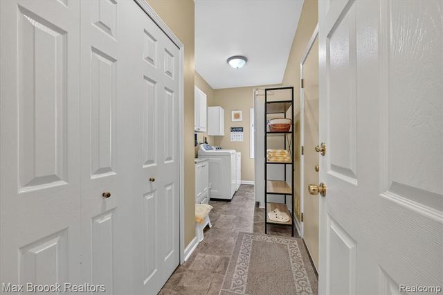 1822 Lexington Drive, Troy, MI 48084