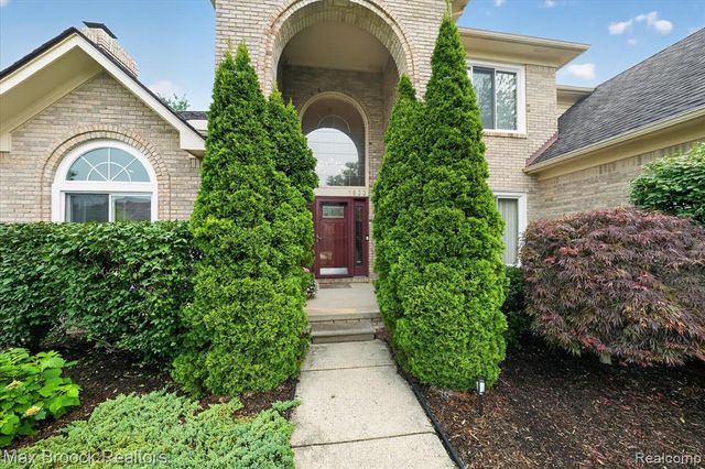 1822 Lexington Drive, Troy, MI 48084