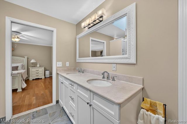 1822 Lexington Drive, Troy, MI 48084