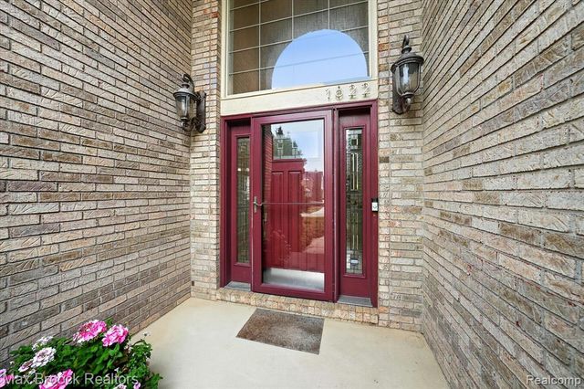 1822 Lexington Drive, Troy, MI 48084