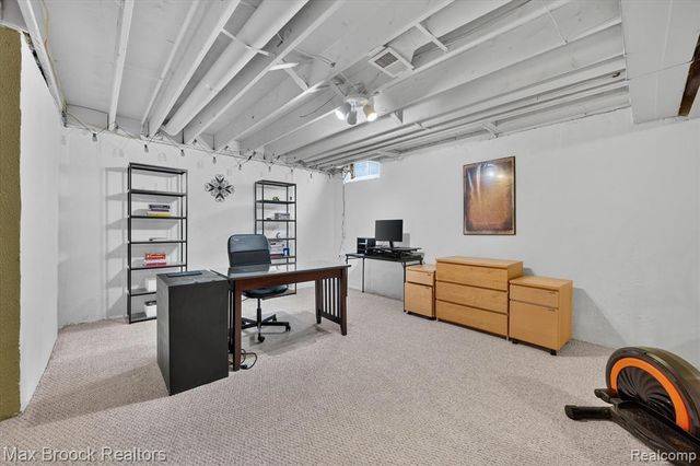 1822 Lexington Drive, Troy, MI 48084